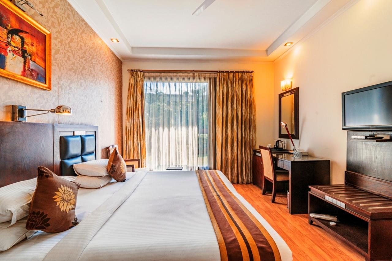 Royal Residence Mg Road Γκουργκάον Εξωτερικό φωτογραφία