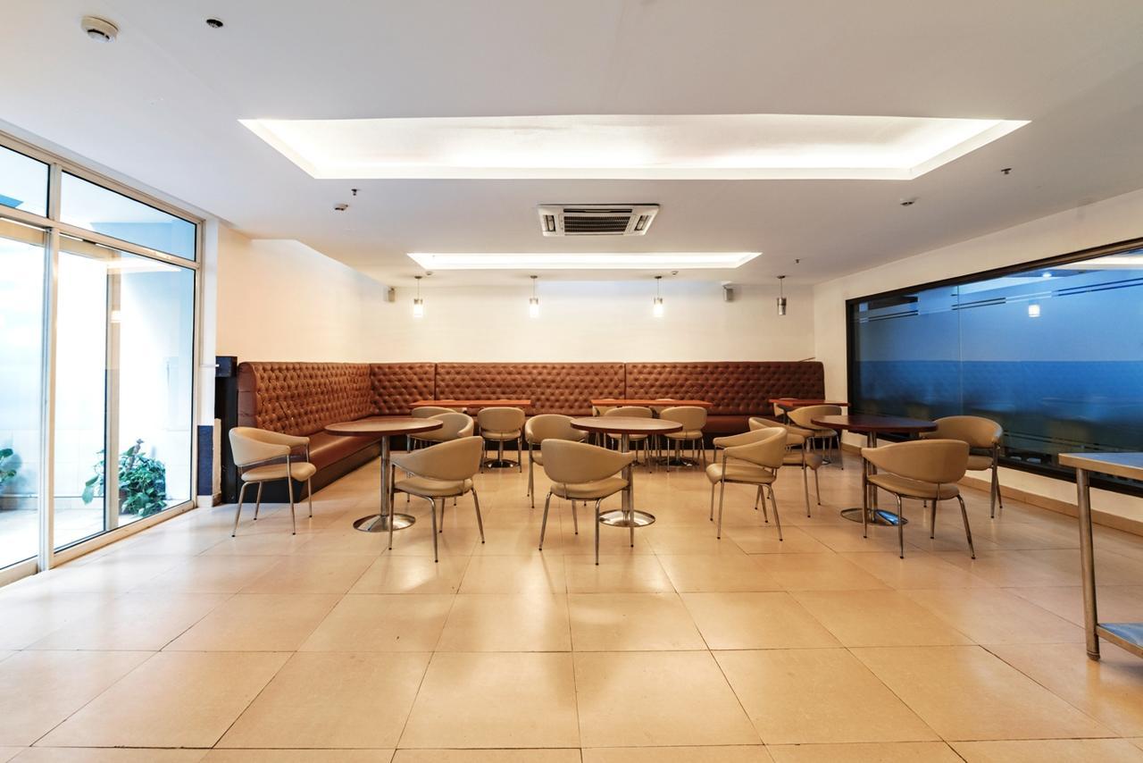 Royal Residence Mg Road Γκουργκάον Εξωτερικό φωτογραφία