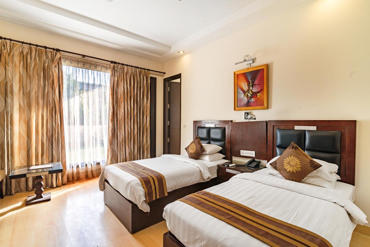 Royal Residence Mg Road Γκουργκάον Εξωτερικό φωτογραφία